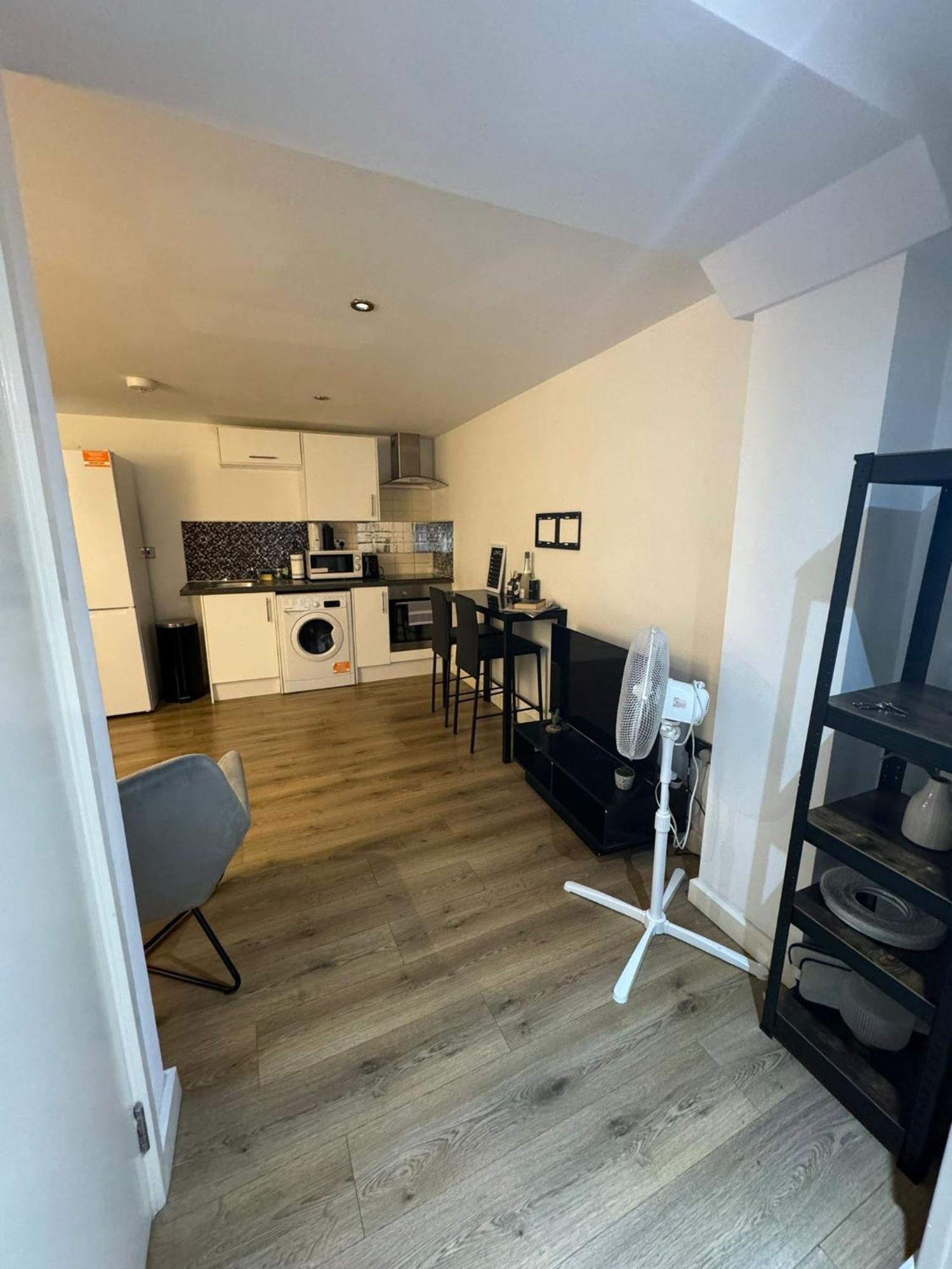 Cozy Two Bedroom Apartment Sleeps 6 Near Camden Market Hw10 London Exterior photo